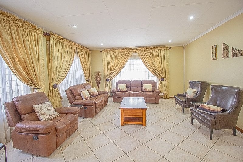Apartment_to_sale_in_Centurion_by_propertyzz_com 2