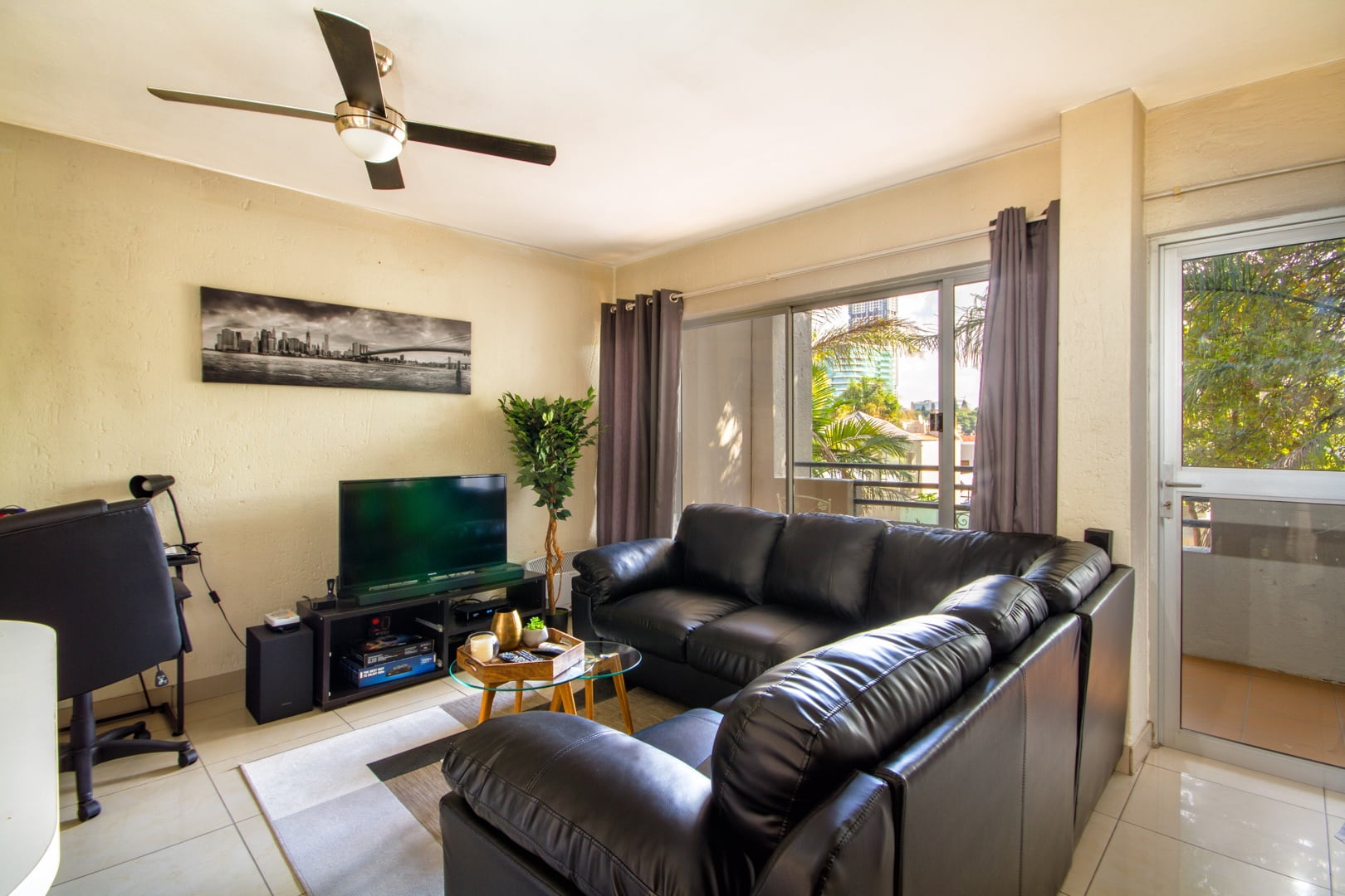 Property For Rent In Sandown Sandton At St Tropez 4