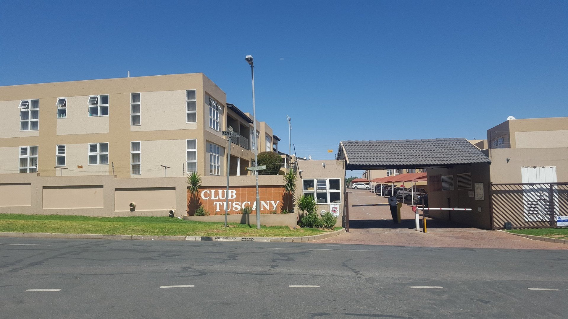 Townhouse For Rent In Mondeor, Johannesburg South by Propertyzz_com 11