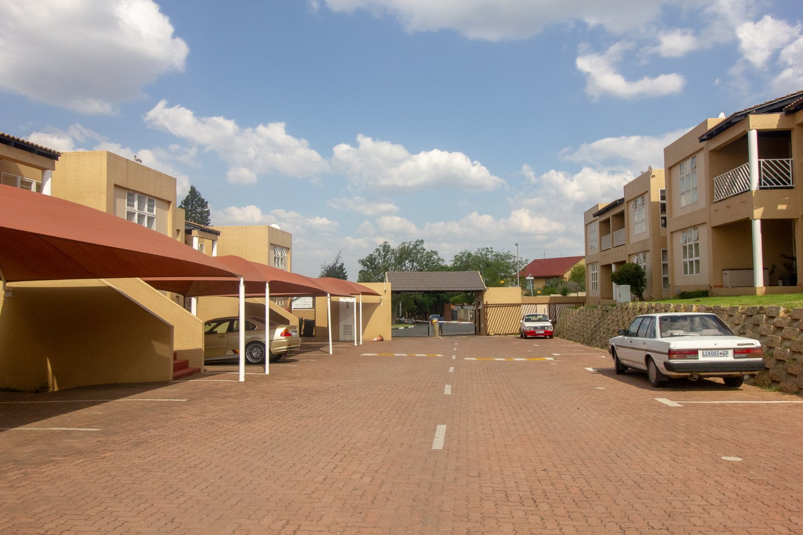 Townhouse For Rent In Mondeor, Johannesburg South by Propertyzz_com 18