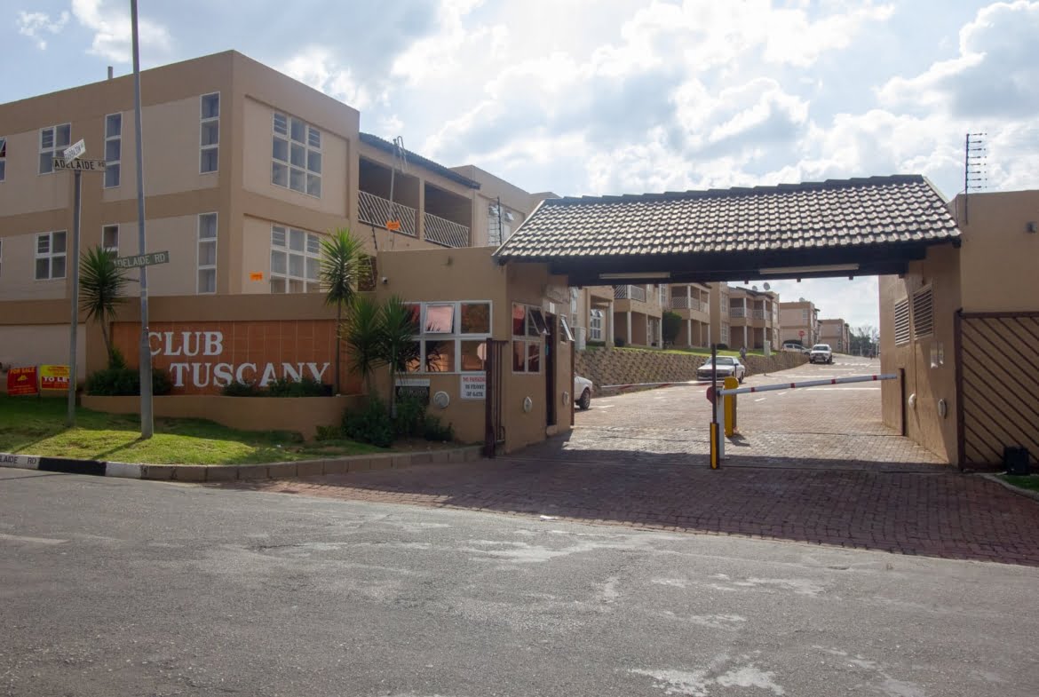 Townhouse For Rent In Mondeor, Johannesburg South by Propertyzz_com 19