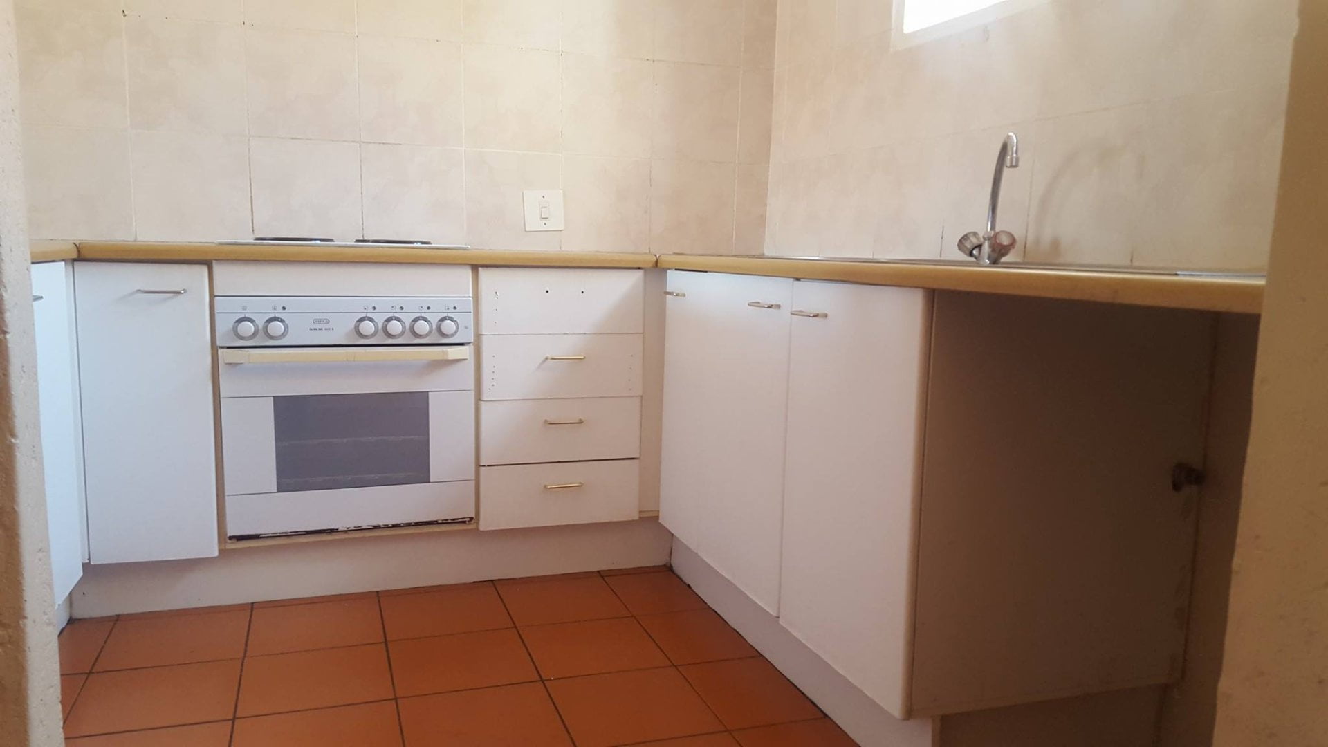 Townhouse For Rent In Mondeor, Johannesburg South by Propertyzz_com 3