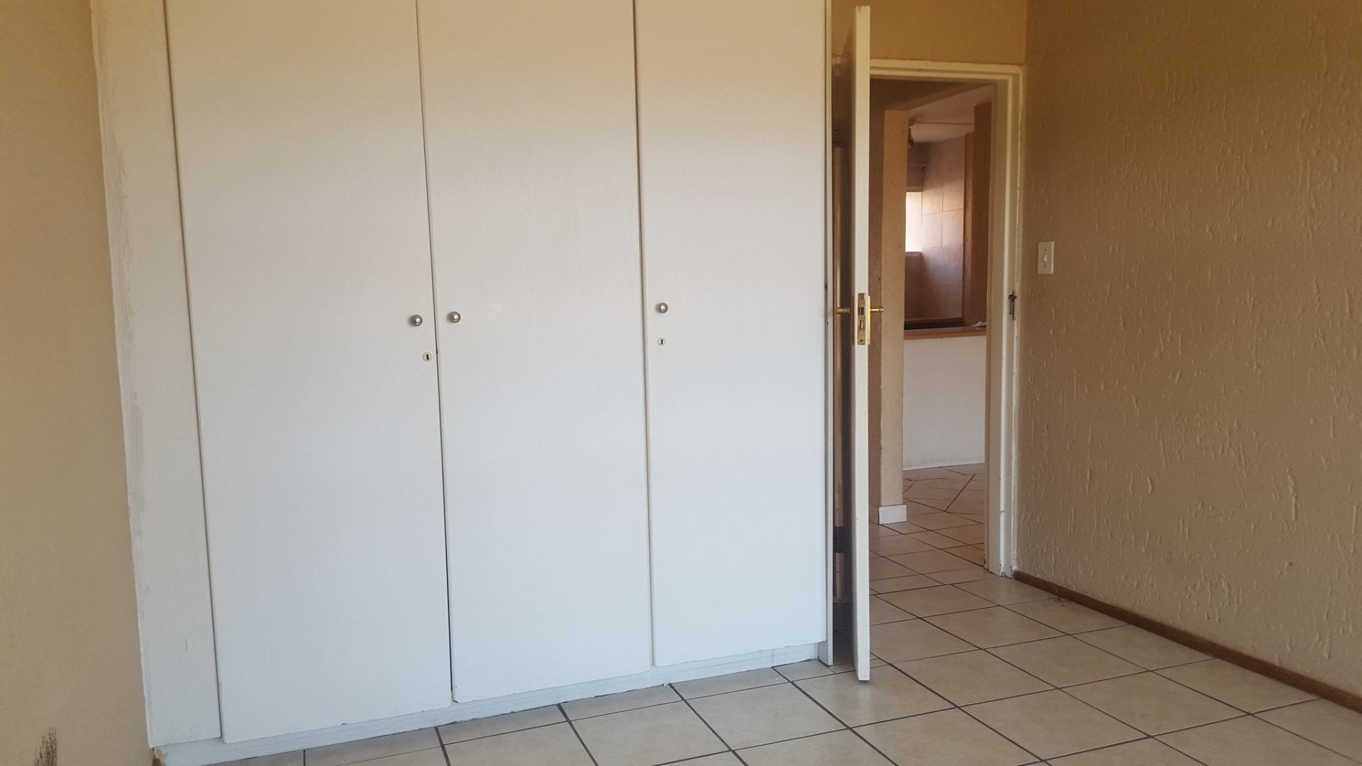 Townhouse For Rent In Mondeor, Johannesburg South by Propertyzz_com 4