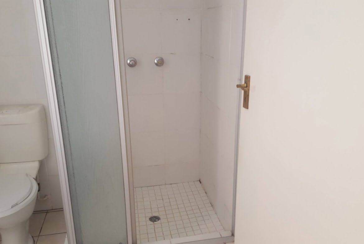 Townhouse For Rent In Mondeor, Johannesburg South by Propertyzz_com 6