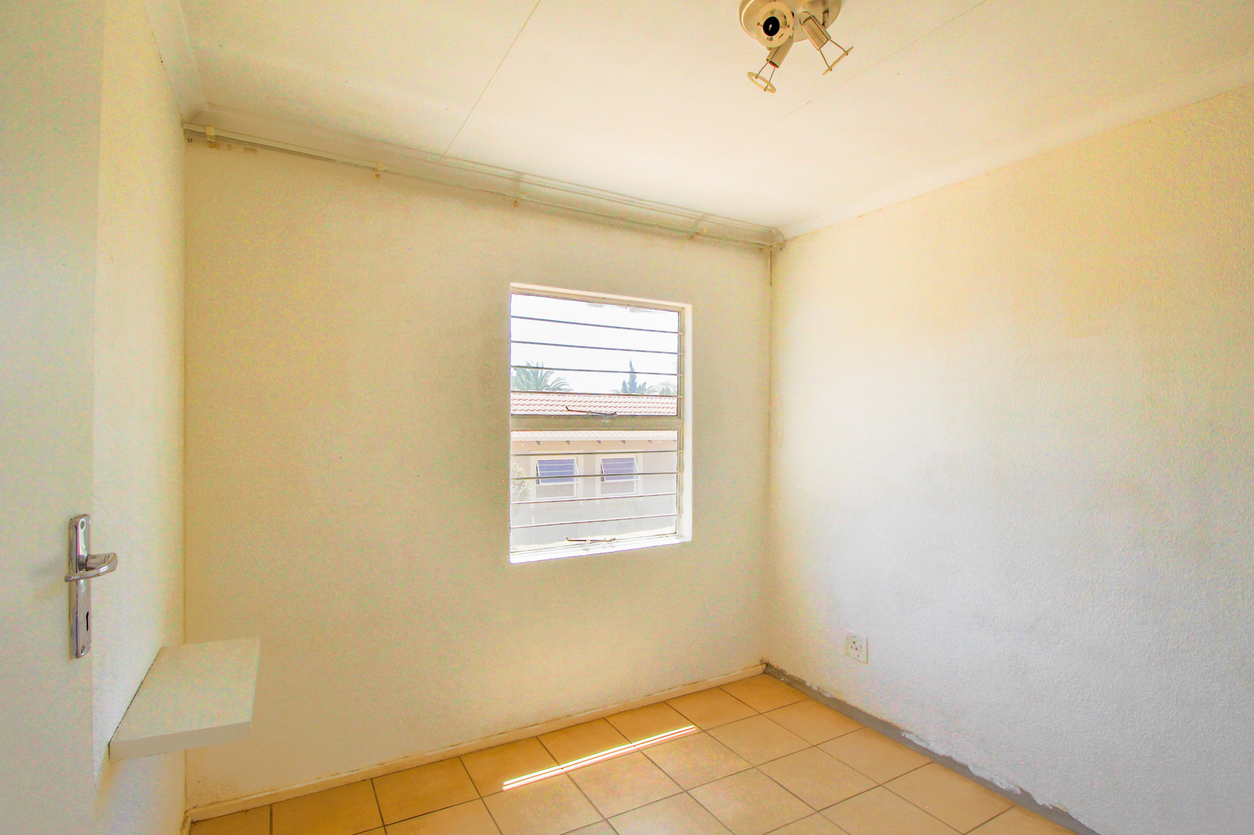 Property For Sale In Roodeport By Propertyzz.com (9 of 19)